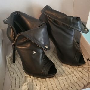 Heeled booties
